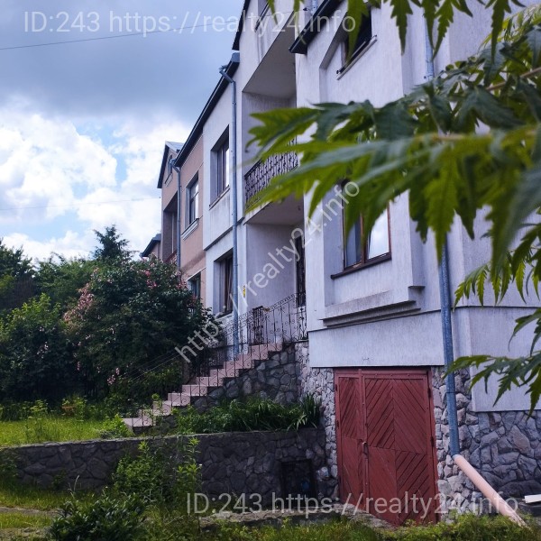 Cozy House of 385 m2 near Lviv in a picturesque location ID: 2597