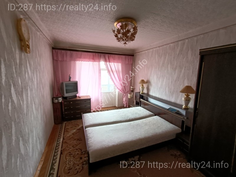 I will sell a 3-room apartment without commission in Borshchagivka ID: 3453