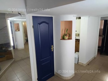 Rent premises on Svoboda Ave., Lviv for a doctors, cosmetologists, masseurs salon ID: 3609