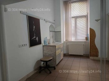 Rent premises on Svoboda Ave., Lviv for a doctors, cosmetologists, masseurs salon ID: 3615