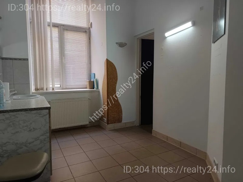 Rent premises on Svoboda Ave., Lviv for a doctors, cosmetologists, masseurs salon ID: 3617