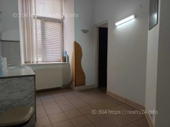 Rent premises on Svoboda Ave., Lviv for a doctors, cosmetologists, masseurs salon ID: 3617