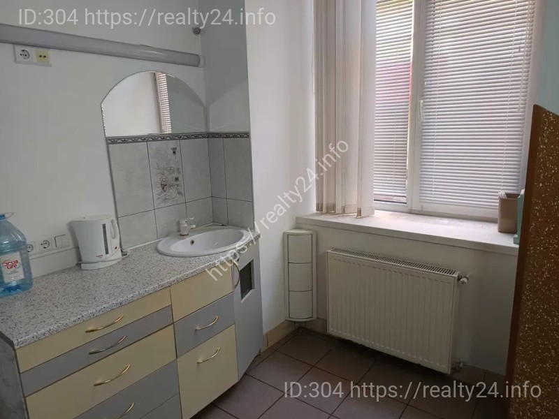 Rent premises on Svoboda Ave., Lviv for a doctors, cosmetologists, masseurs salon ID: 3621