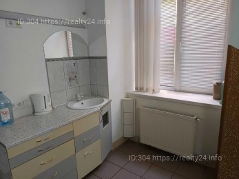 Rent premises on Svoboda Ave., Lviv for a doctors, cosmetologists, masseurs salon ID: 3621