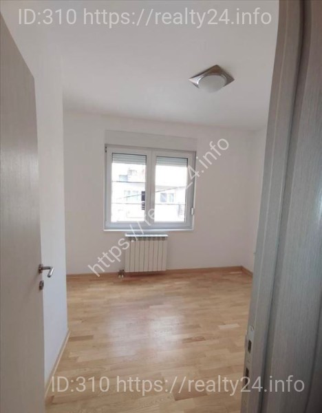 Bright, spacious apartment in Belgrade, located in a good area ID: 3742