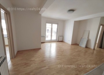 Bright, spacious apartment in Belgrade, located in a good area ID: 3752