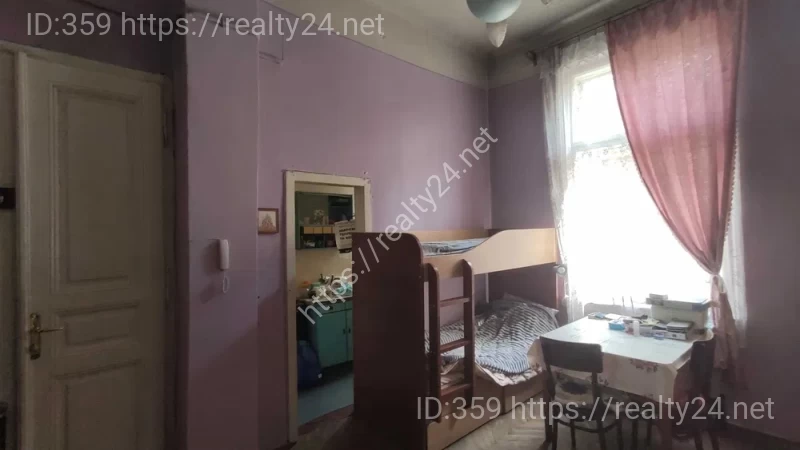 Austrian 4-room apartment in the center of Lviv &mdash; Shchepkina St., 96 m&sup2;, architectural monument ID: 6793