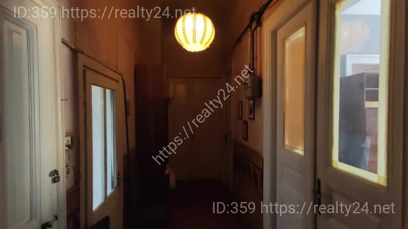 Austrian 4-room apartment in the center of Lviv &mdash; Shchepkina St., 96 m&sup2;, architectural monument ID: 6797