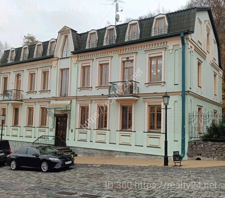 Luxury House for Sale 572m2 in Kyiv on Andriyivskyy Descent - No Commission ID: 6827