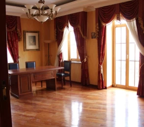 Luxury House for Sale 572m2 in Kyiv on Andriyivskyy Descent - No Commission ID: 6831