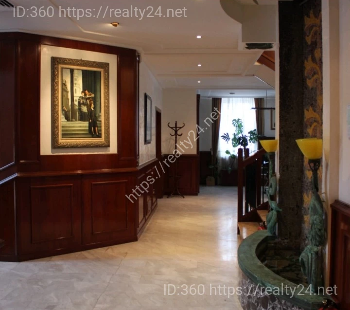 Luxury House for Sale 572m2 in Kyiv on Andriyivskyy Descent - No Commission ID: 6837